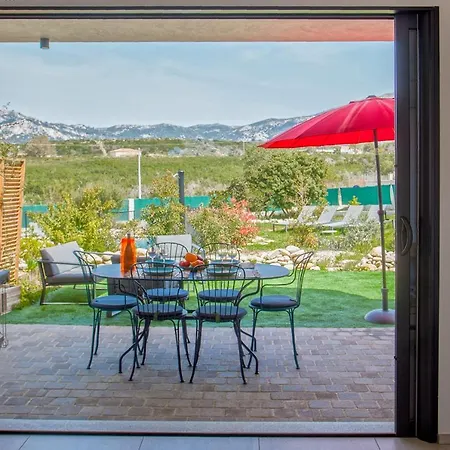 Levante Au Calme Piscine Chauffée Partagée Et Bbq Appartement