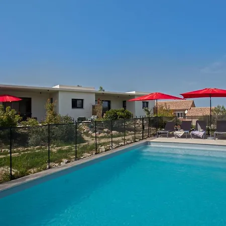 Appartement Levante Au Calme Piscine Chauffée Partagée Et Bbq *