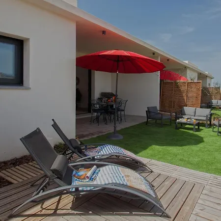 Levante Au Calme Piscine Chauffée Partagée Et Bbq * Calenzana