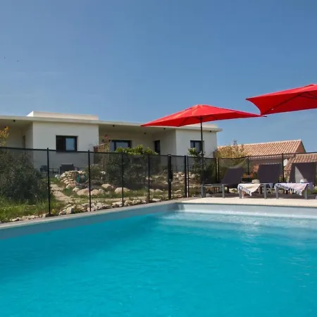 Levante Au Calme Piscine Chauffée Partagée Et Bbq * Calenzana