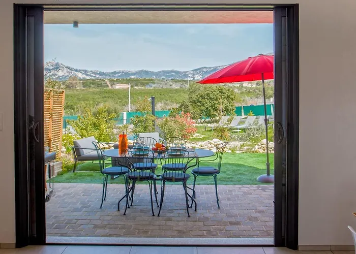 Levante Shared Swimming Pool Bbq Apartment