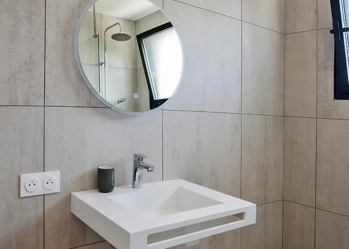 Levante Shared Swimming Pool Bbq