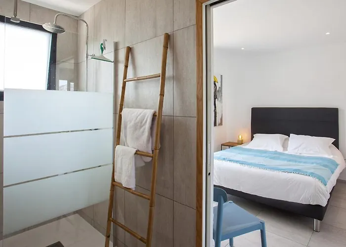 Levante Shared Swimming Pool Bbq