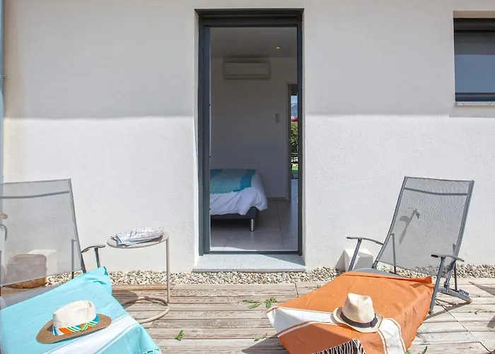 Levante Shared Swimming Pool Bbq