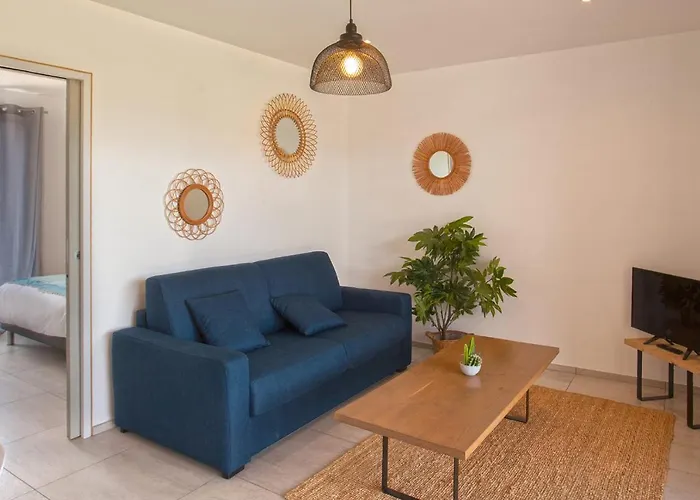 Levante Shared Swimming Pool Bbq