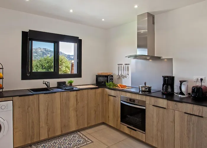 Apartment Levante Shared Swimming Pool Bbq *