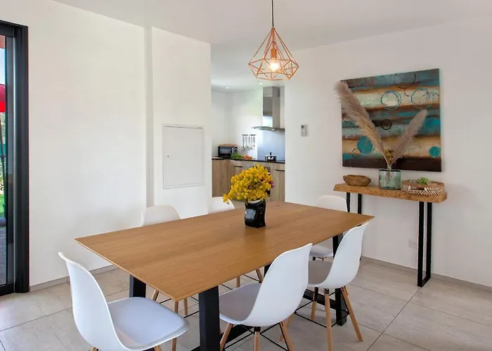 Levante Shared Swimming Pool Bbq * Calenzana